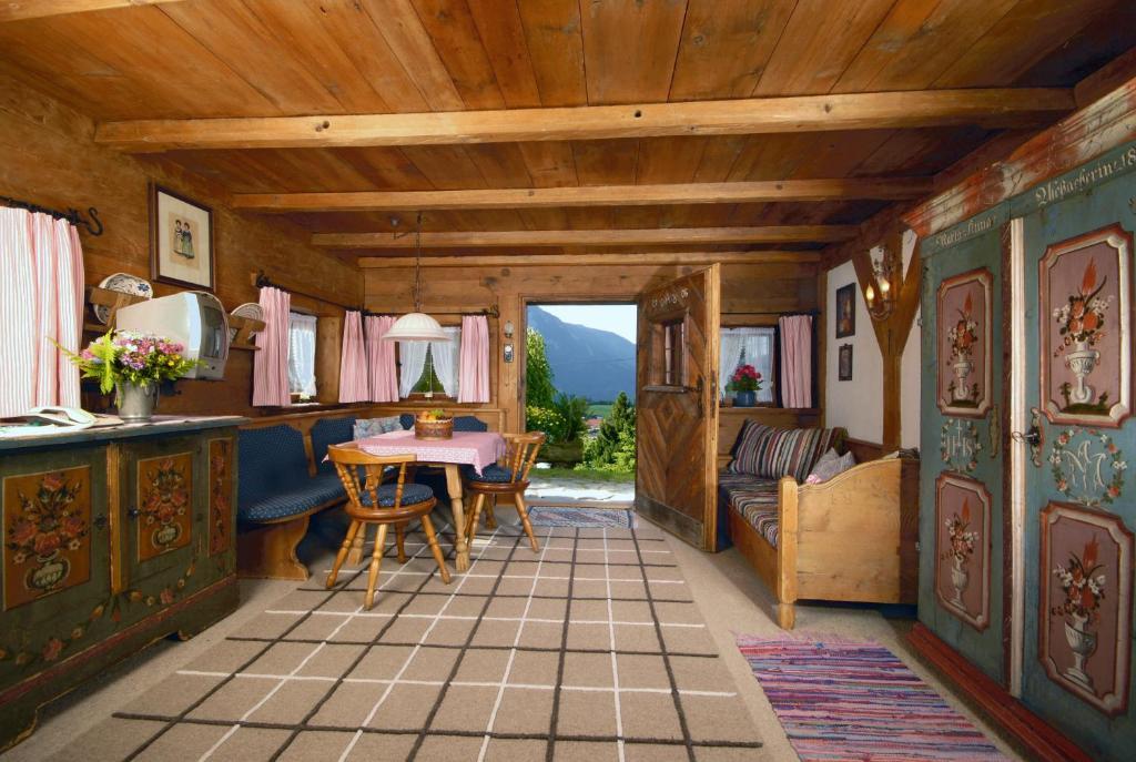 Ferienhaeuser Reither Almen Reith im Alpbachtal Værelse billede